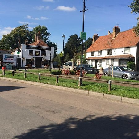 Harmondsworth Hall Guest House West Drayton  Buitenkant foto