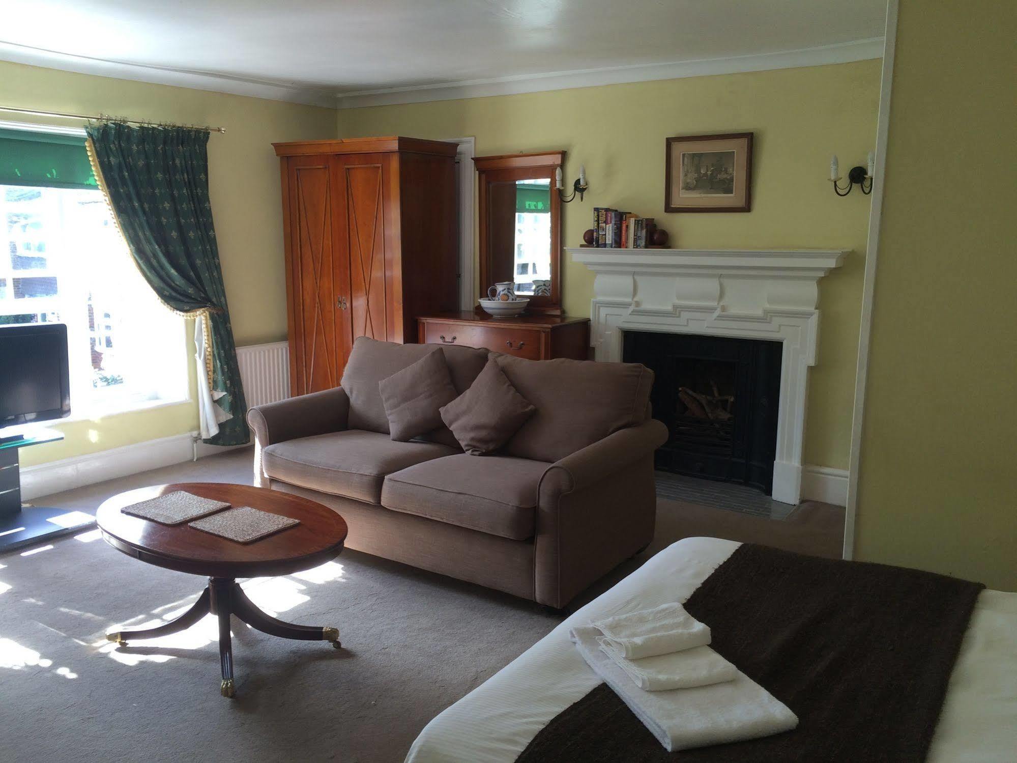 Harmondsworth Hall Guest House West Drayton  Buitenkant foto